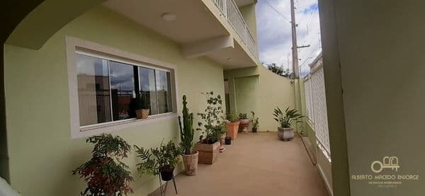 Sobrado com área de 234,50m2 à venda no Bairro Bela Vista em Brotas/SP