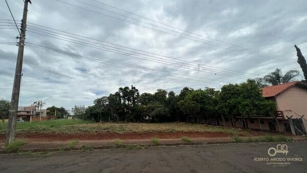 Terreno semi aterrado com 486,00m2 à venda em Brotas/SP