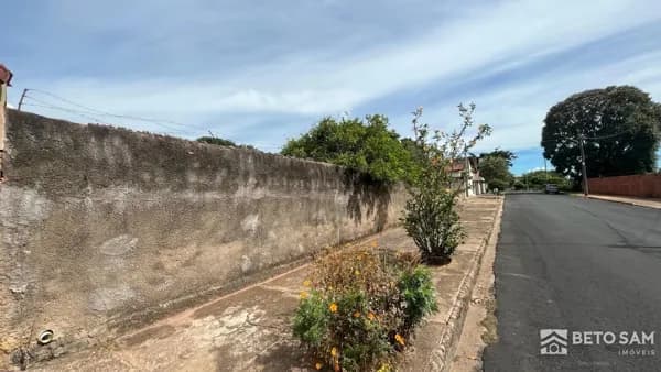 Terreno mudado à venda no bairro São Crispim