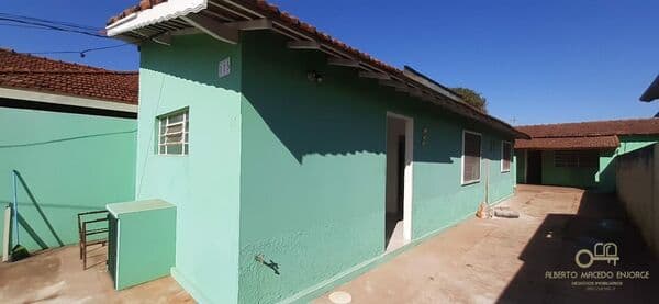 Casas padrão à venda em Brotas/SP
