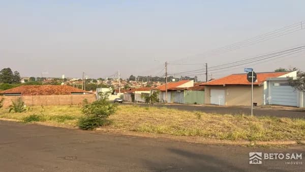 Ótimo terreno comercial de esquina no Jardim Felicidade
