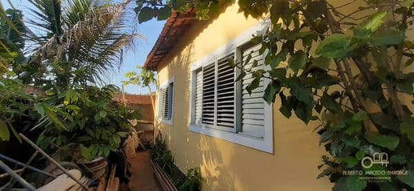 Casa padrão à venda no bairro Jardim Regina em Brotas/SP
