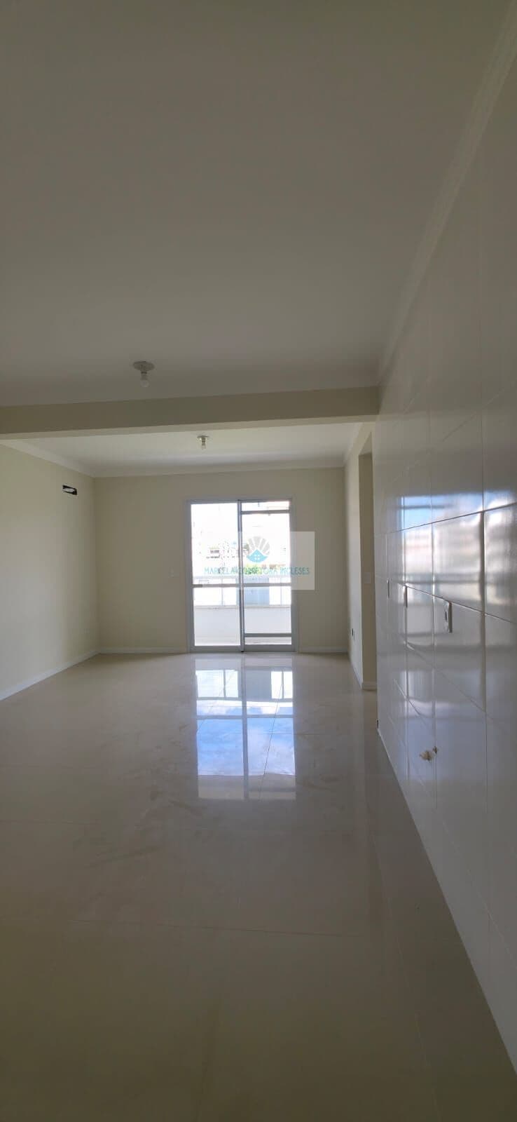 Apartamento 2 dormitórios - 700 metros do mar