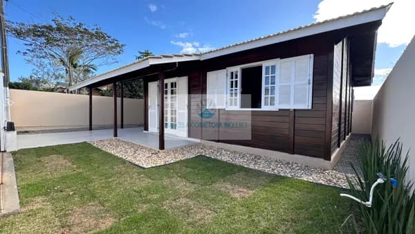 Casa Reformada à Venda