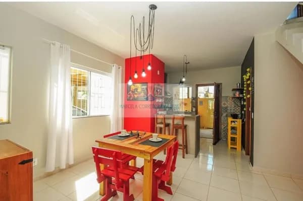 Sobrado à Venda no Rio Vermelho com 110m² | 3 Dormitórios | Piscina | Loteamento Planejado