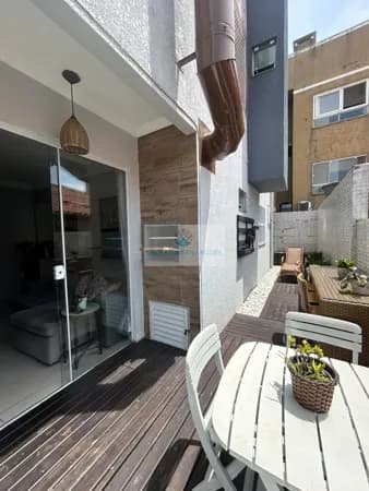 🏡 Apartamento térreo com garden privativo na Praia dos Ingleses – Florianópolis! 🌴