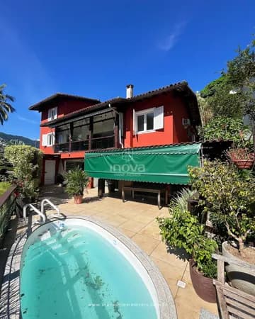 Casa de Alto Padrão com Vista para o Mar – Condomínio Marinas – Angra dos Reis/RJ