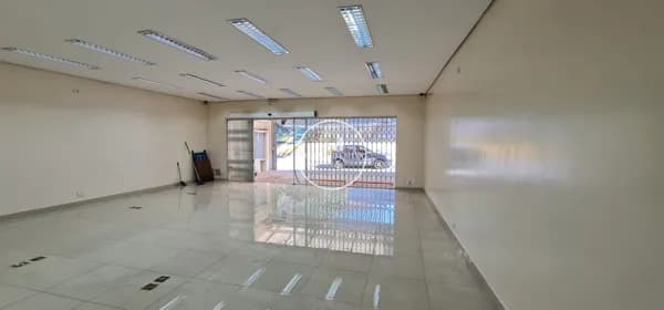 Ponto comercial/Loja/Box para locação tem 170 metros quadrados