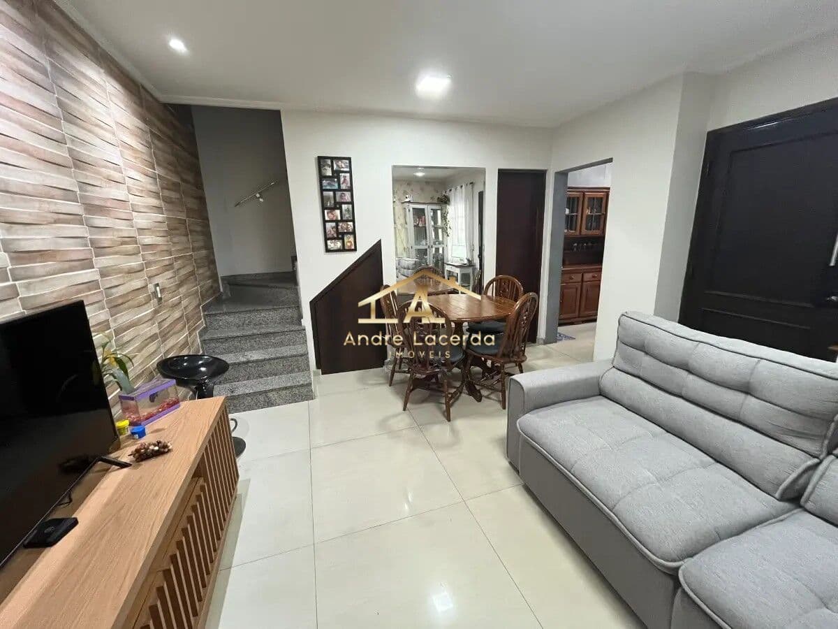 Casa a venda em Condomínio
