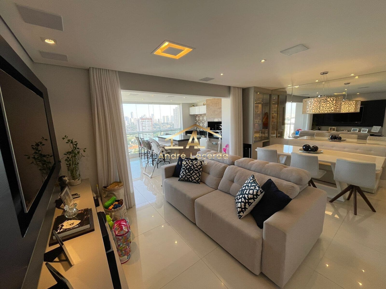 Lindo Apartamento - Mobiliado - a 5 minutos do Shopping Anália Franco