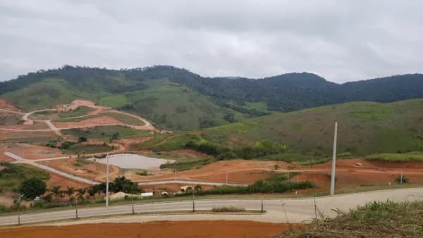 Lote no Condomínio Reserva Ecoville com 724m² por R$140.000,00