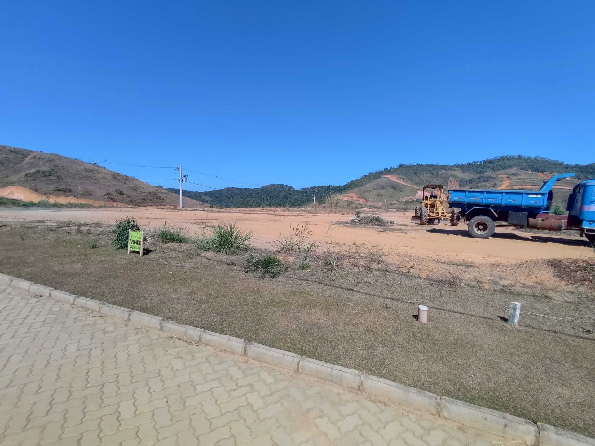 Terreno no Condomínio Reserva Ecoville com 699m² plano por R$230.000,00