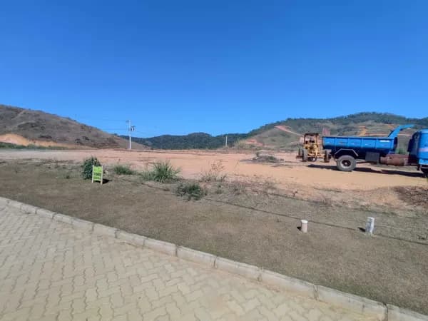 Terreno no Condomínio Reserva Ecoville com 699m² plano por R$230.000,00