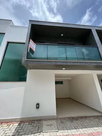 Casa 2 suítes no bairro Marilândia com 100m² por R$409.000,00