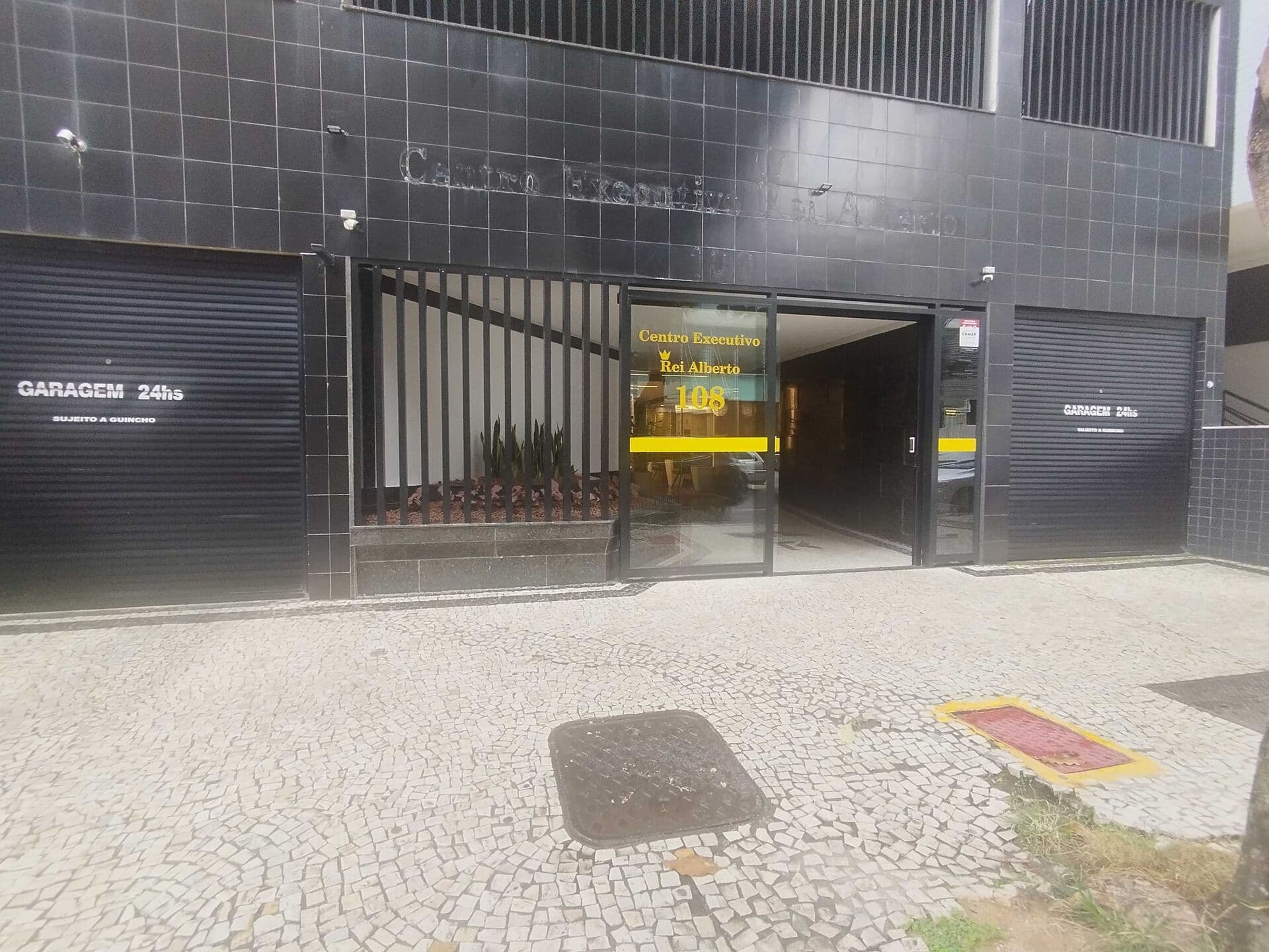 Sala Comercial na rua Rei Alberto centro de Juiz de Fora/MG