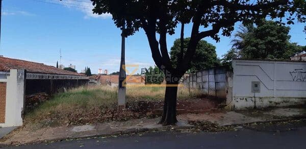Lote/Terreno em São Carlos - Vila Arnaldo