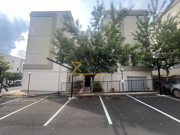 Apartamento com Quintal