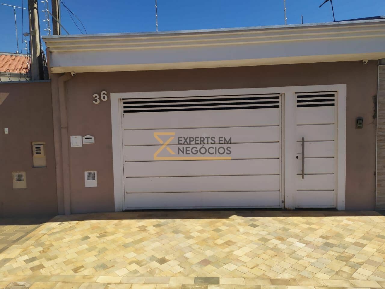 Casa em São Carlos - Vila Santa Madre Cabrini