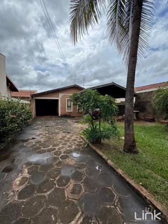 Casa à Venda no Bairro Jockey Club - Barretos/SP