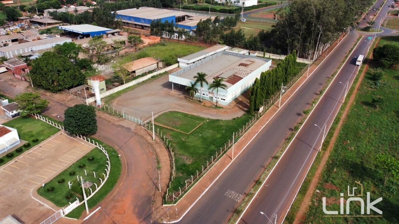 🏭 **Galpão Industrial/Comercial em Localização Privilegiada - Barretos/SP** 🚛