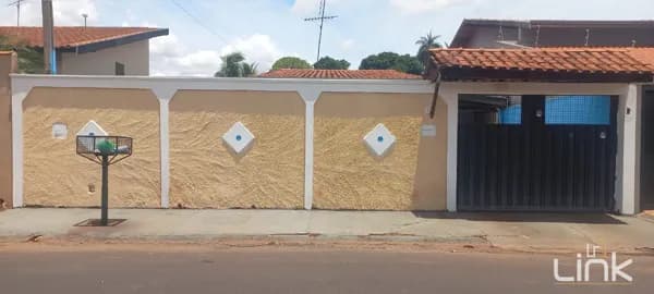 Casa Padrão à Venda