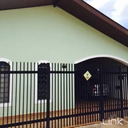 Casa Padrão à Venda