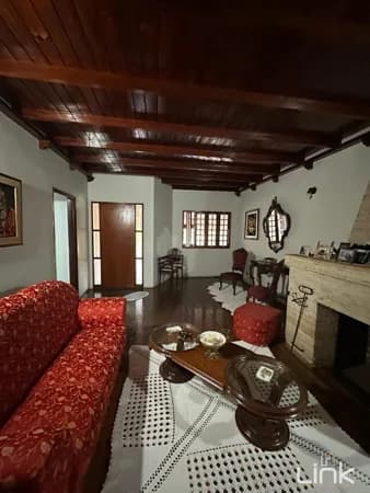 Casa Mista à Venda