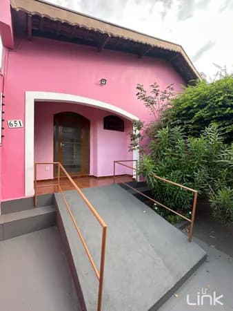 Casa Padrão à Venda