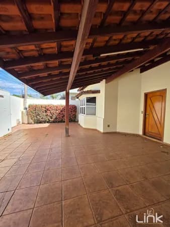Casa à Venda no Bairro Jockey Club - Barretos/SP