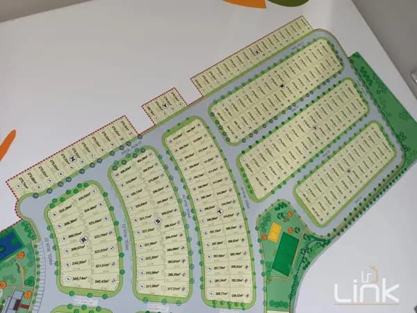 Terreno à Venda em Condomínio