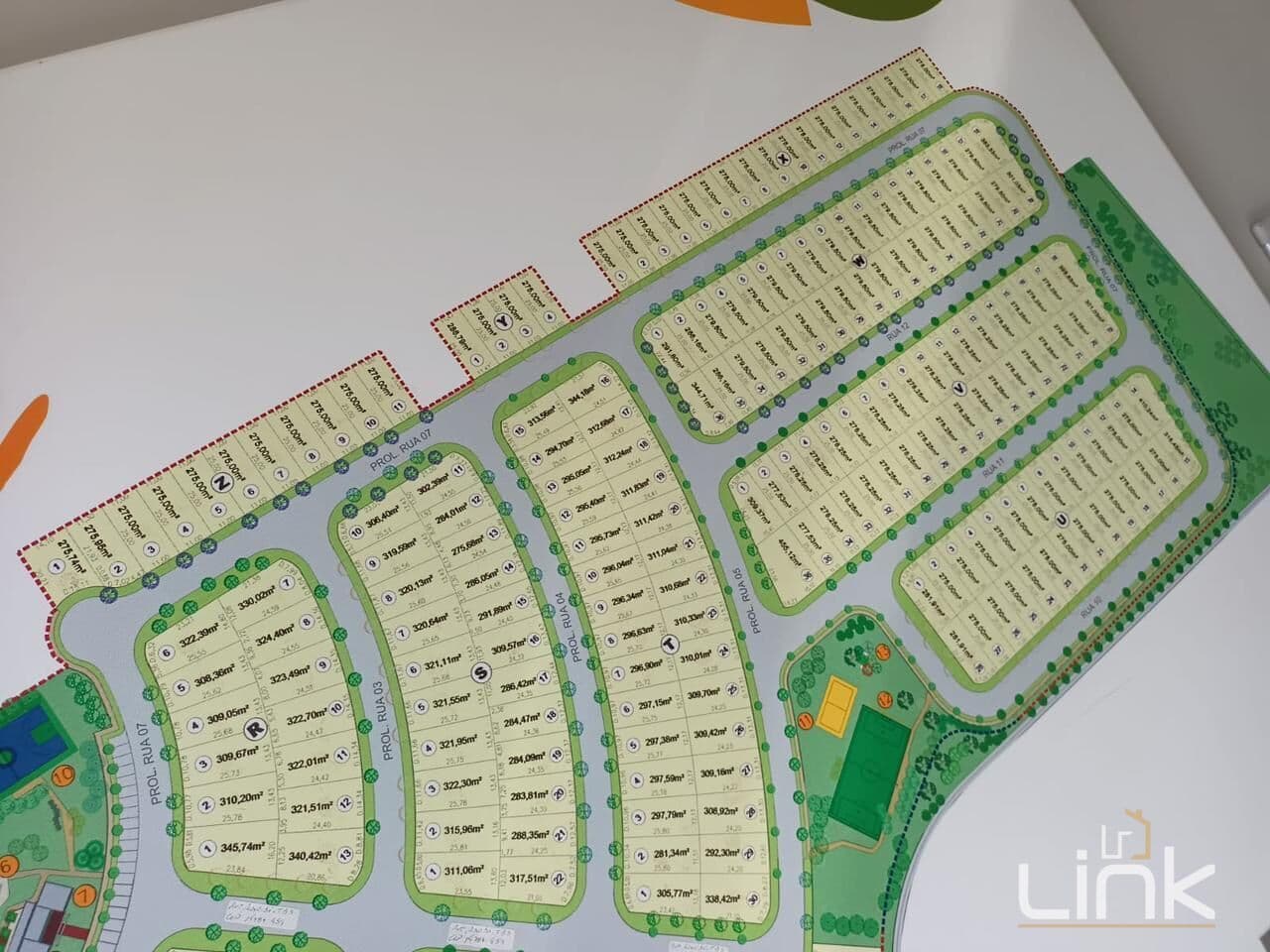 Terreno à Venda em Condomínio