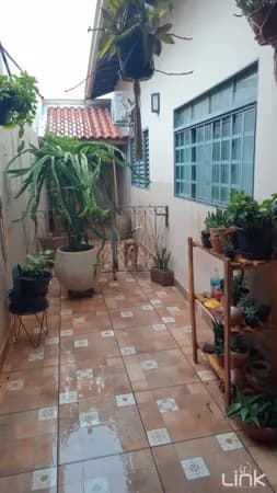 Casa Mista com Salão Comercial