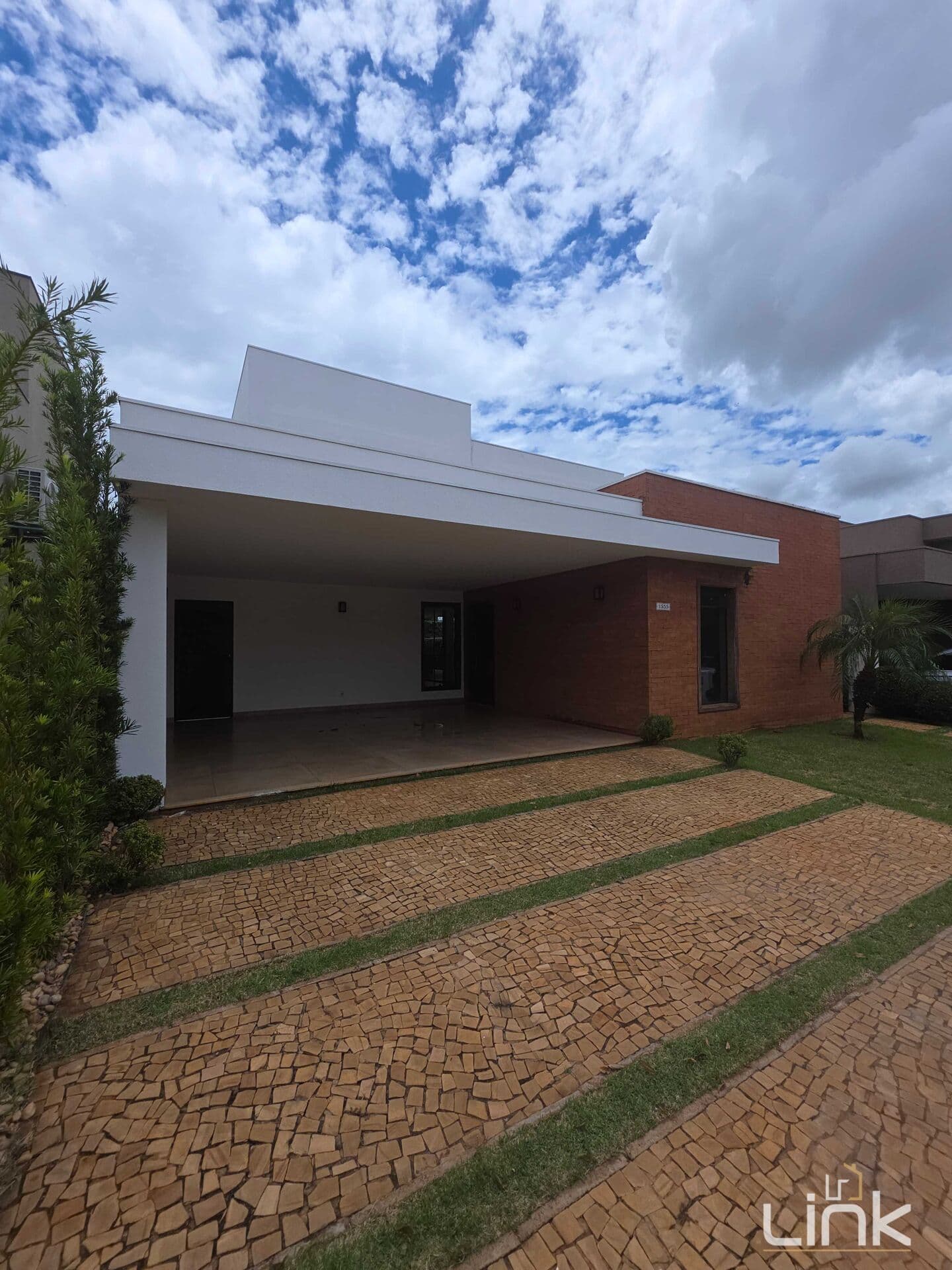 Sobrado à Venda no Bairro Campos do Conde - Barretos/SP