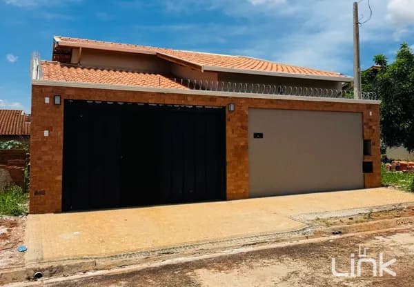 Casa Padrão à Venda
