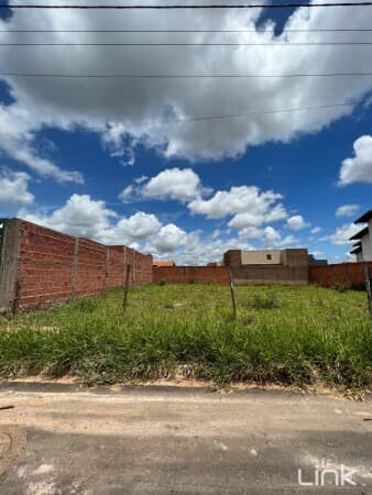 Terrenos perto do Hospital de Amor