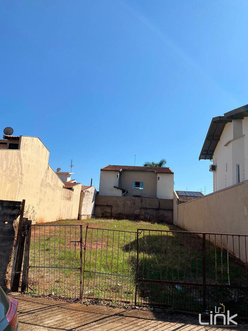 Terreno à venda no Bairro Baroni