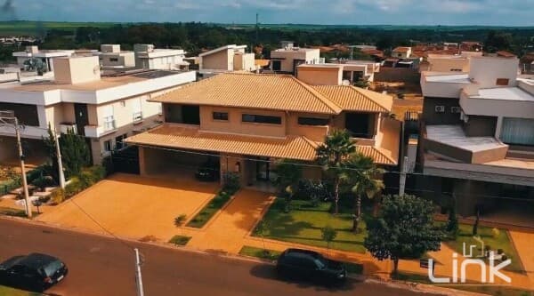 Sobrado de Alto Padrão 5 Suites em condomínio fechado