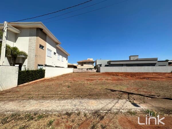 Terreno 390m2 em Condominio Fechado