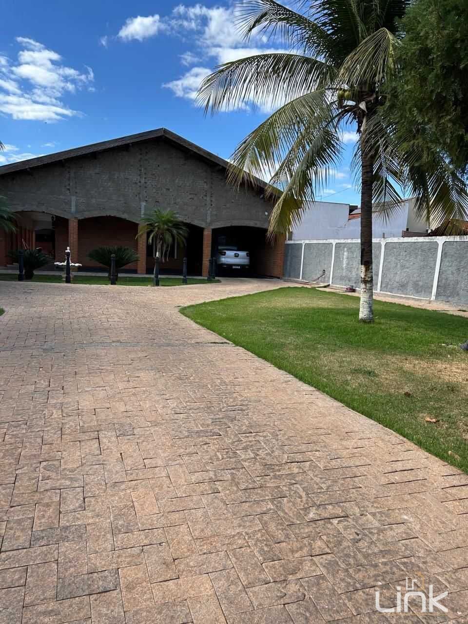 Ampla Casa Encantadora