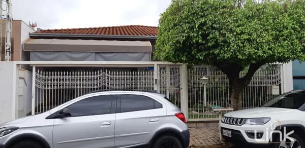 Casa Padrão à Venda