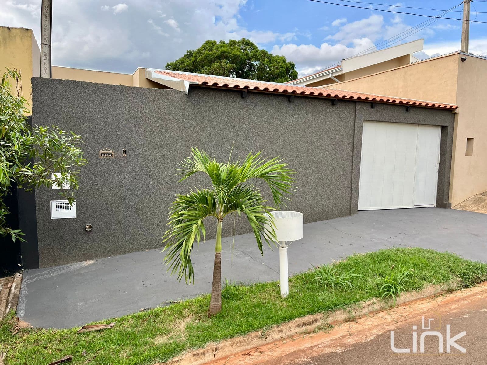 Casa Padrão à Venda