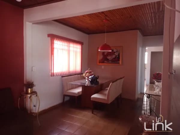 Casa Padrão à Venda