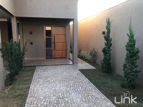 Casa à Venda no Bairro Jockey Club - Barretos/SP