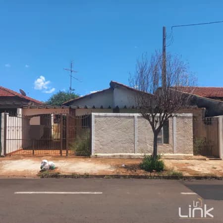 Casa Padrão à Venda