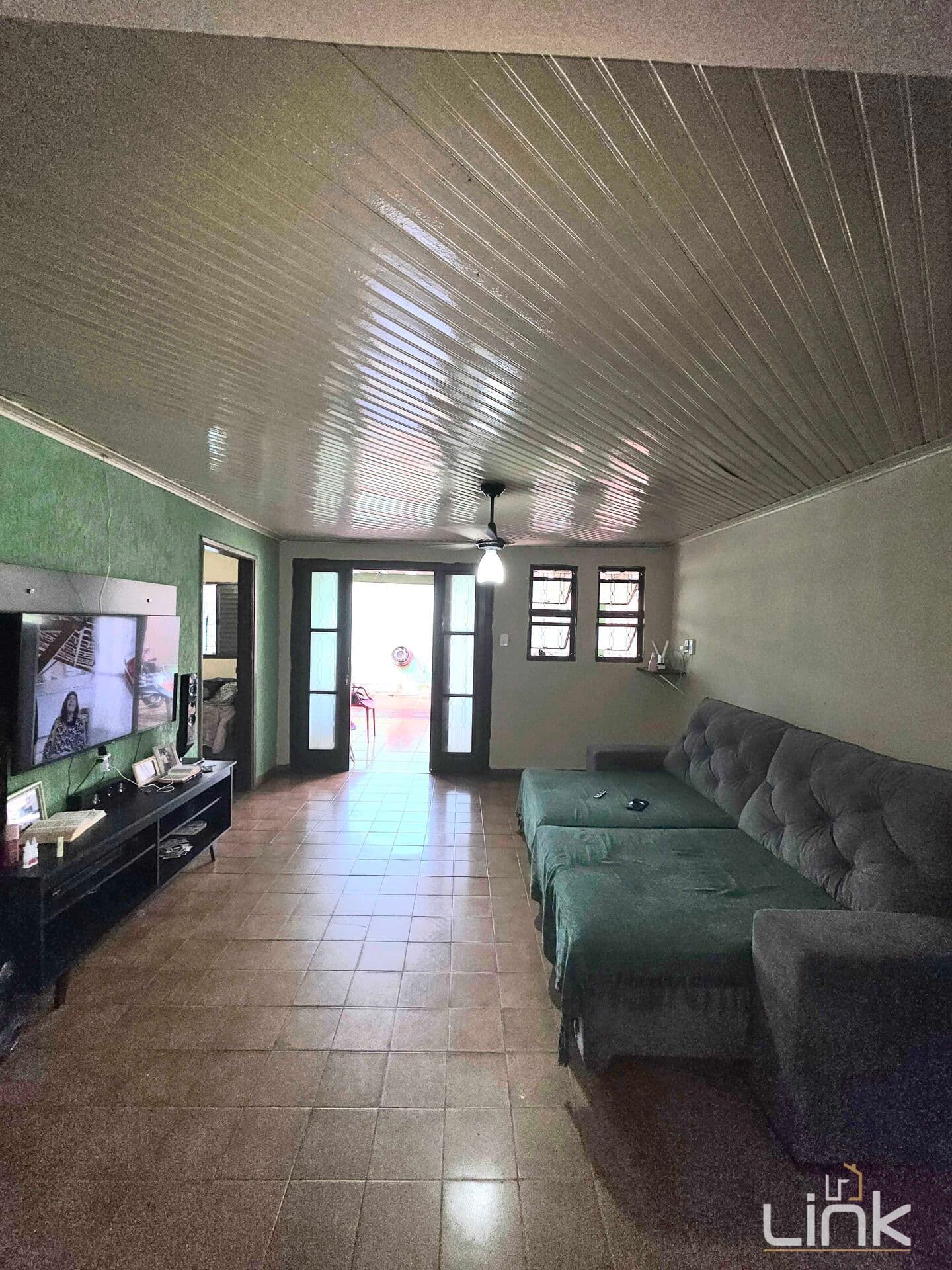 Casa Padrão, Casa Secundária e Amplo Terreno