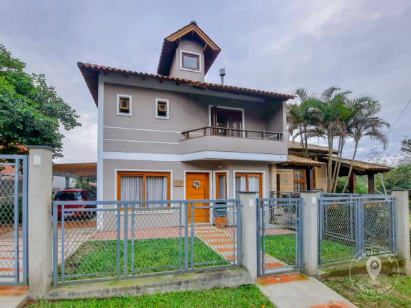 Casa em Condomínio Cantegril - 4 dorm c/1 Suíte - Salão Gourmet e Piscina
