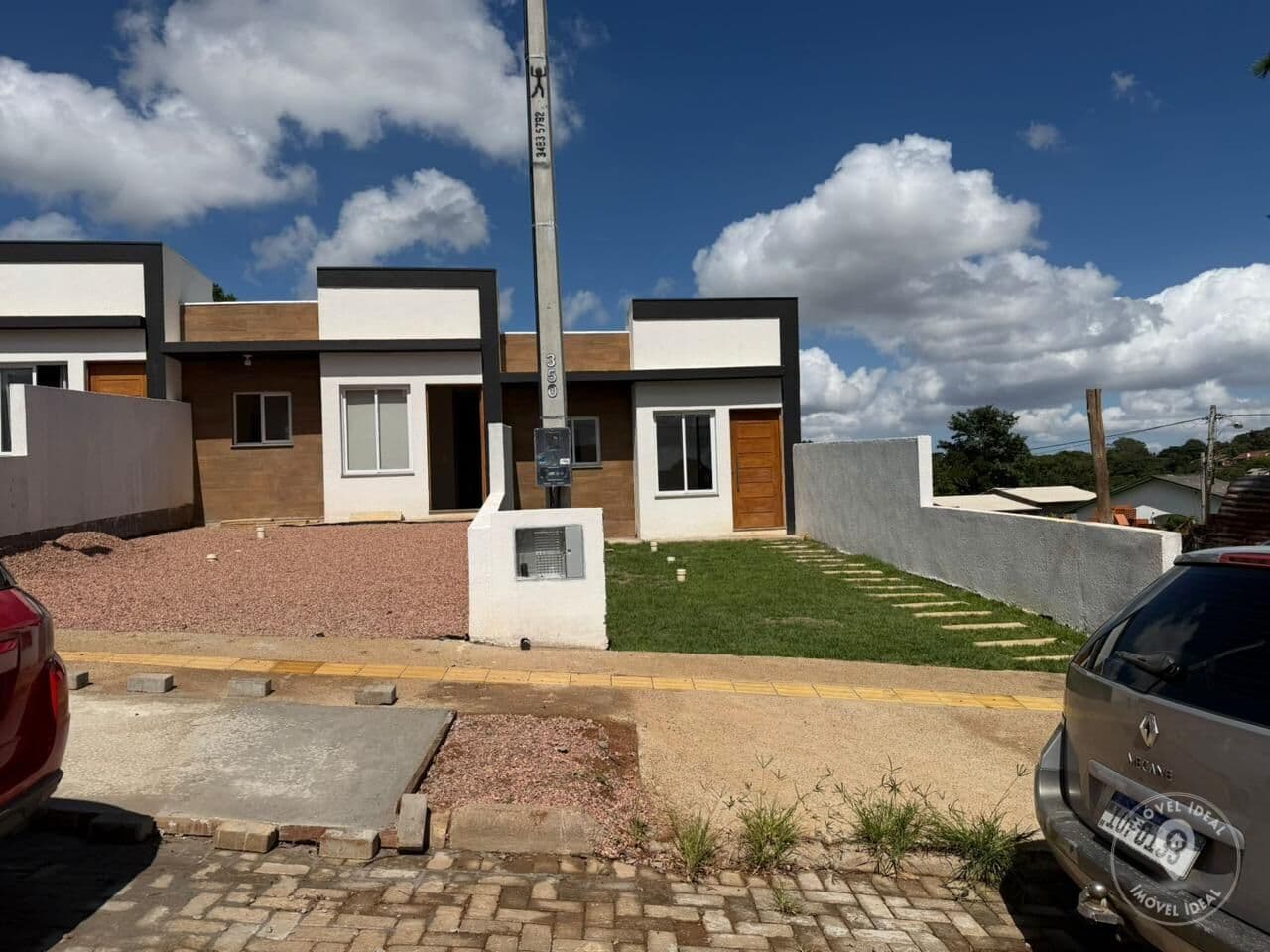 Casa 2 dormitórios c/Pátio privativo - Centro de Viamão/RS