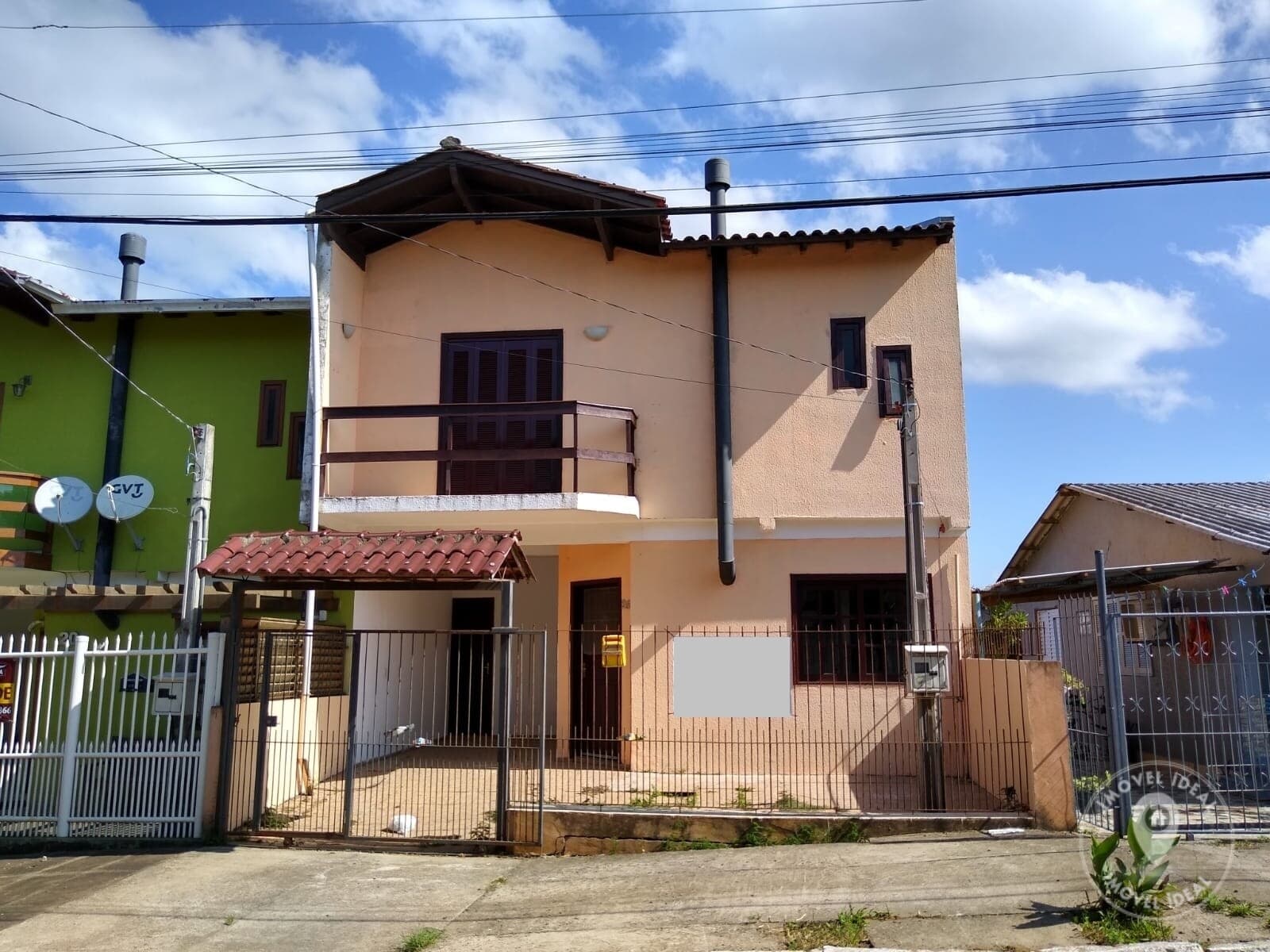 Sobrado 3 dorm c/ 1 Suíte - Sacada e Churrasqueira