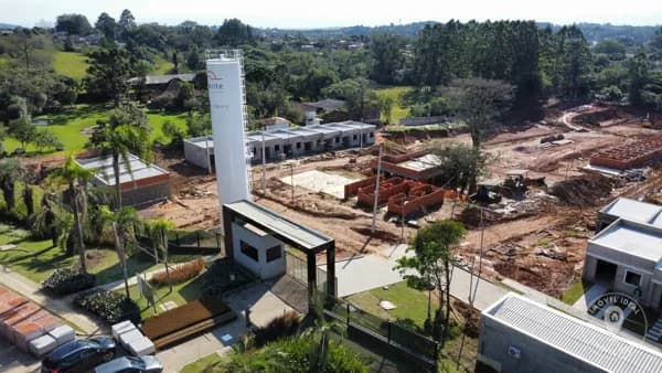 Casa em Condomínio Park Poent - 2 dorm. c/Pátio