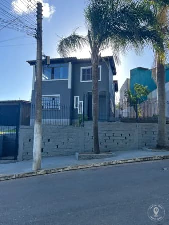 Casa de 3 dorm. sendo 2 Suítes na Av. Barreto Viana, bairro Cecília, em Viamão-RS